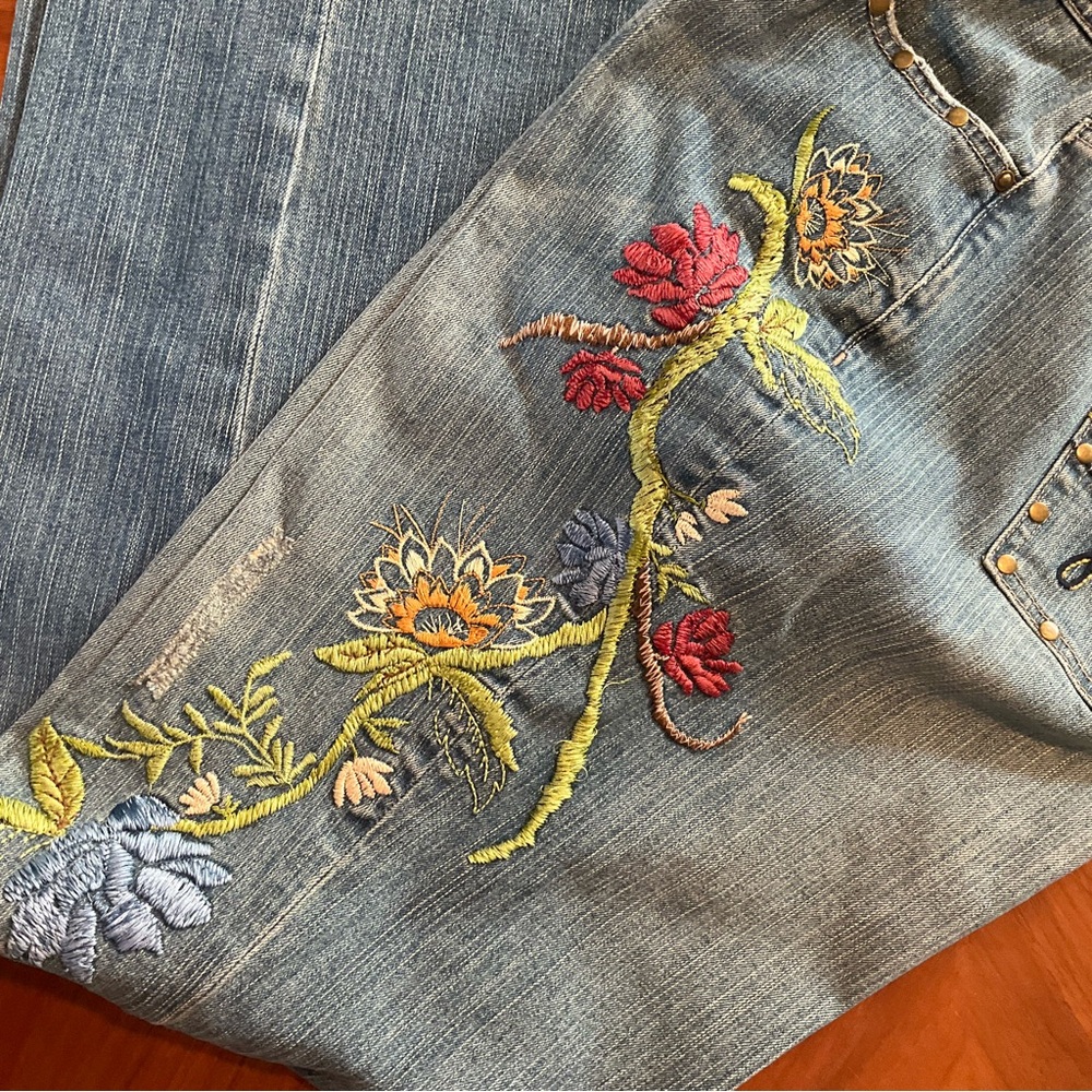 Venezia Floral Embroidered Denim Jeans - Picture 2 of 7
